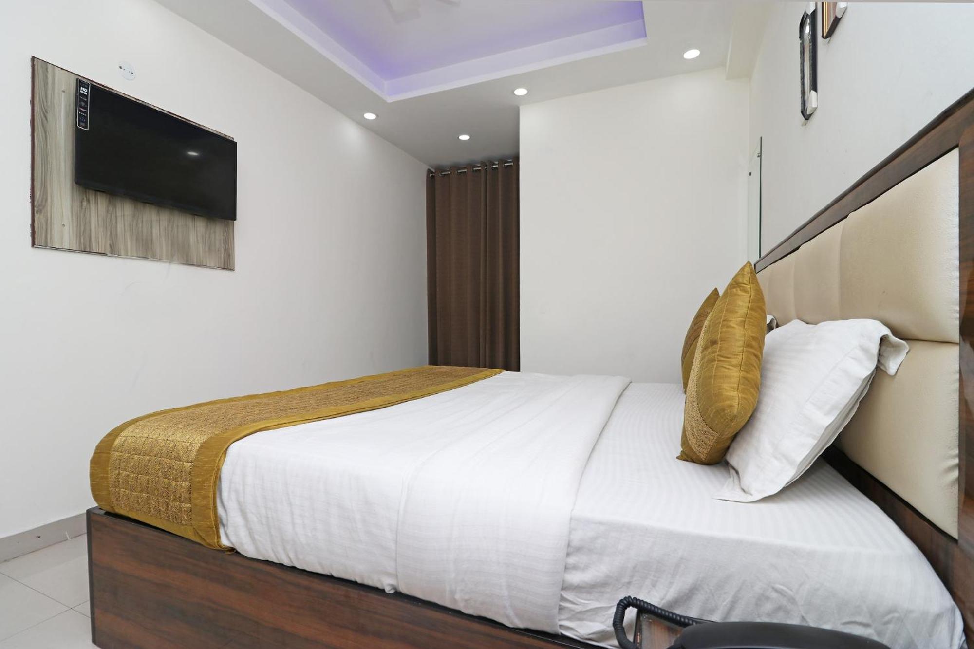 Hotel O Sweet Palace New Delhi Exterior photo